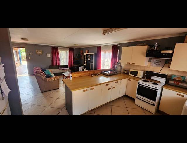 2 BEDROOM HOUSE FOR SALE IN THERESAPARK